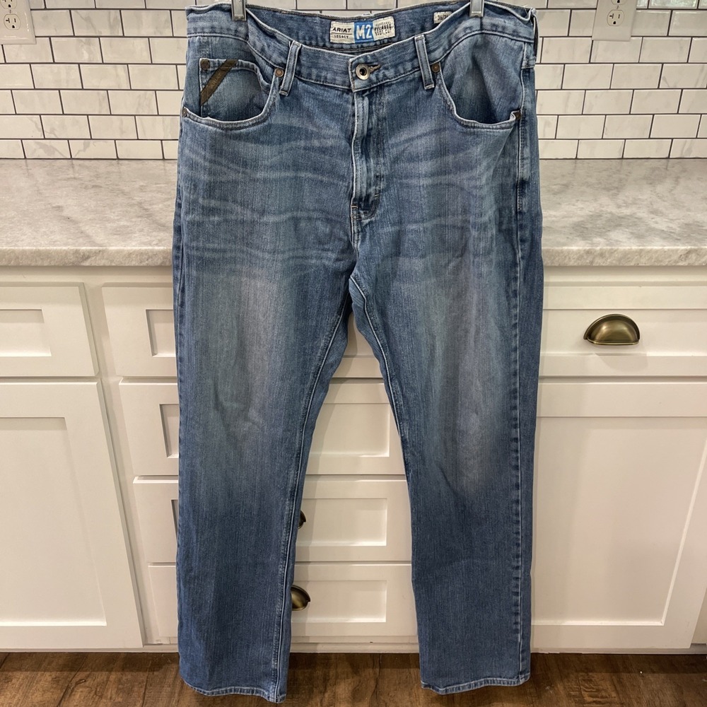 Ariat Jeans Mens 36 Blue Denim M2 Legacy Relaxed Boot Cut Western Rodeo Cowboy